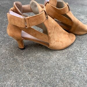 Chic Tan Suede Women's Heels